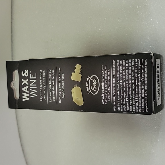 Wax And Wine Flickering LED Wine Stopper - Picture 3 of 3